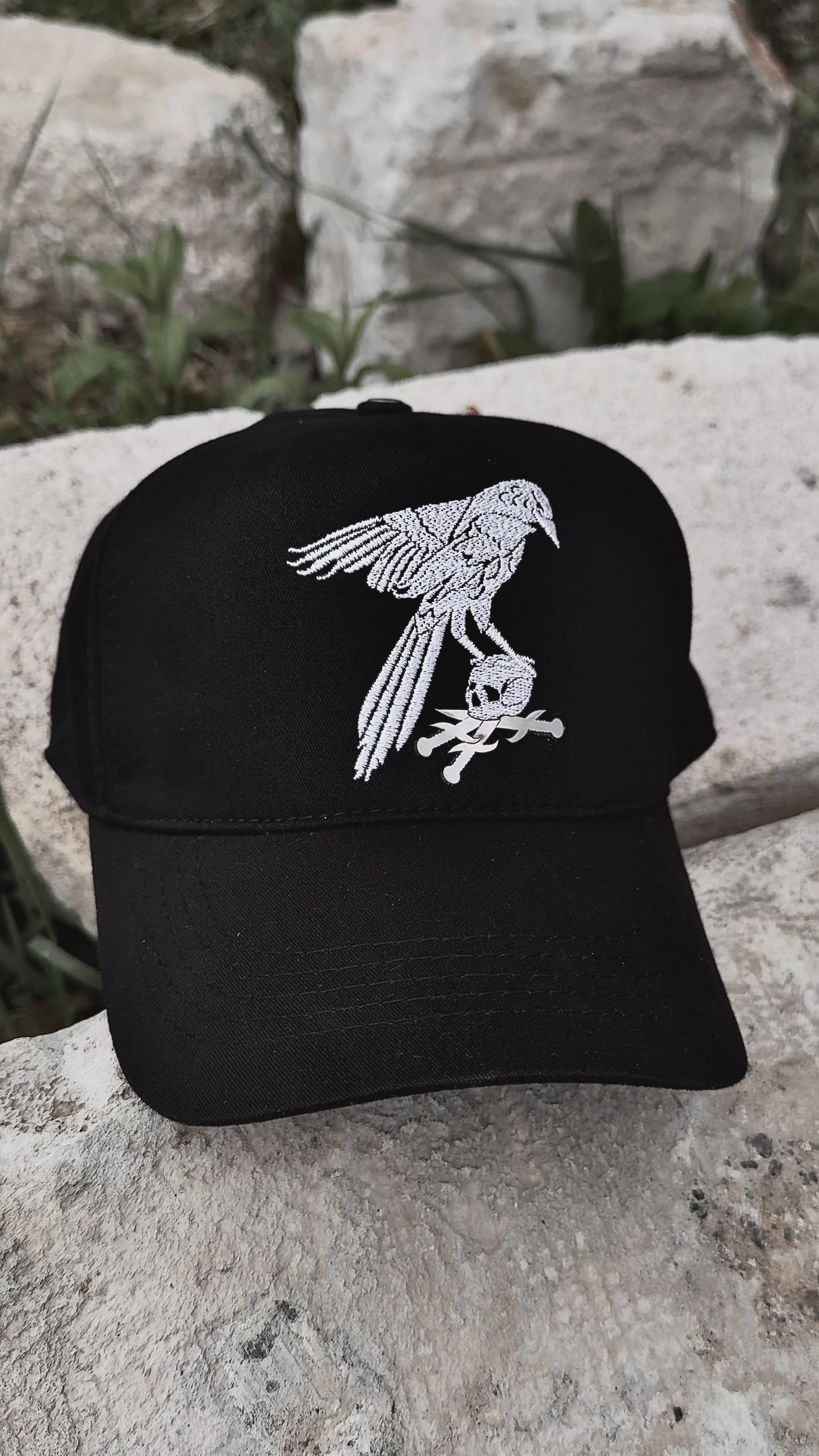 «RAVEN» TRUCKER HAT